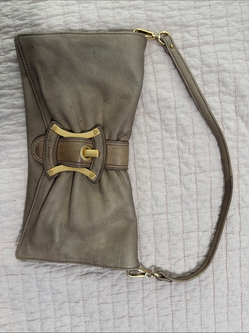 B Makowsky beige leather purse/clutch